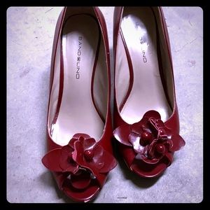 Bandolino Res peep toe wedges.